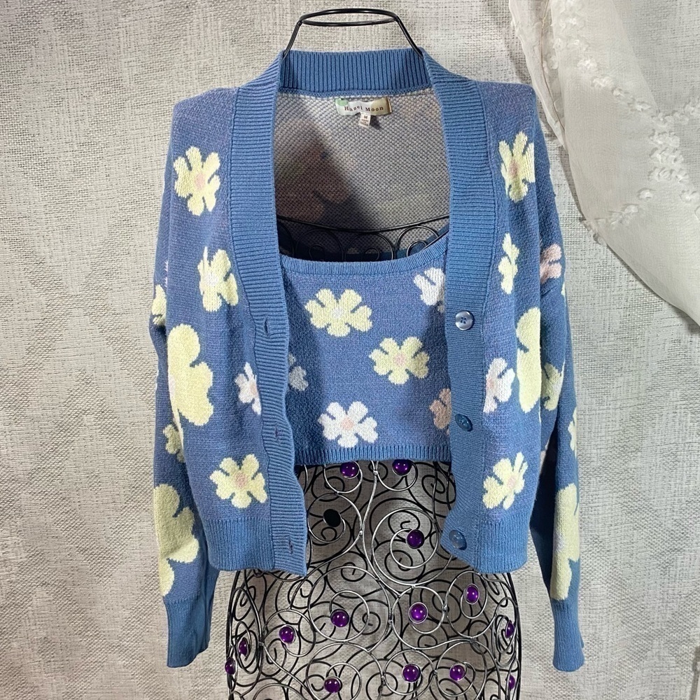 Hazel Moon blue floral cropped cardigan and tank size M
